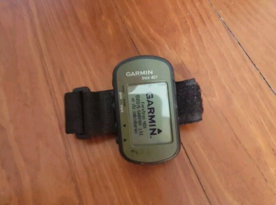 Garmin Foretrex 401 GPS Navigation Hunting Outdoors Sporting Goods Nav System