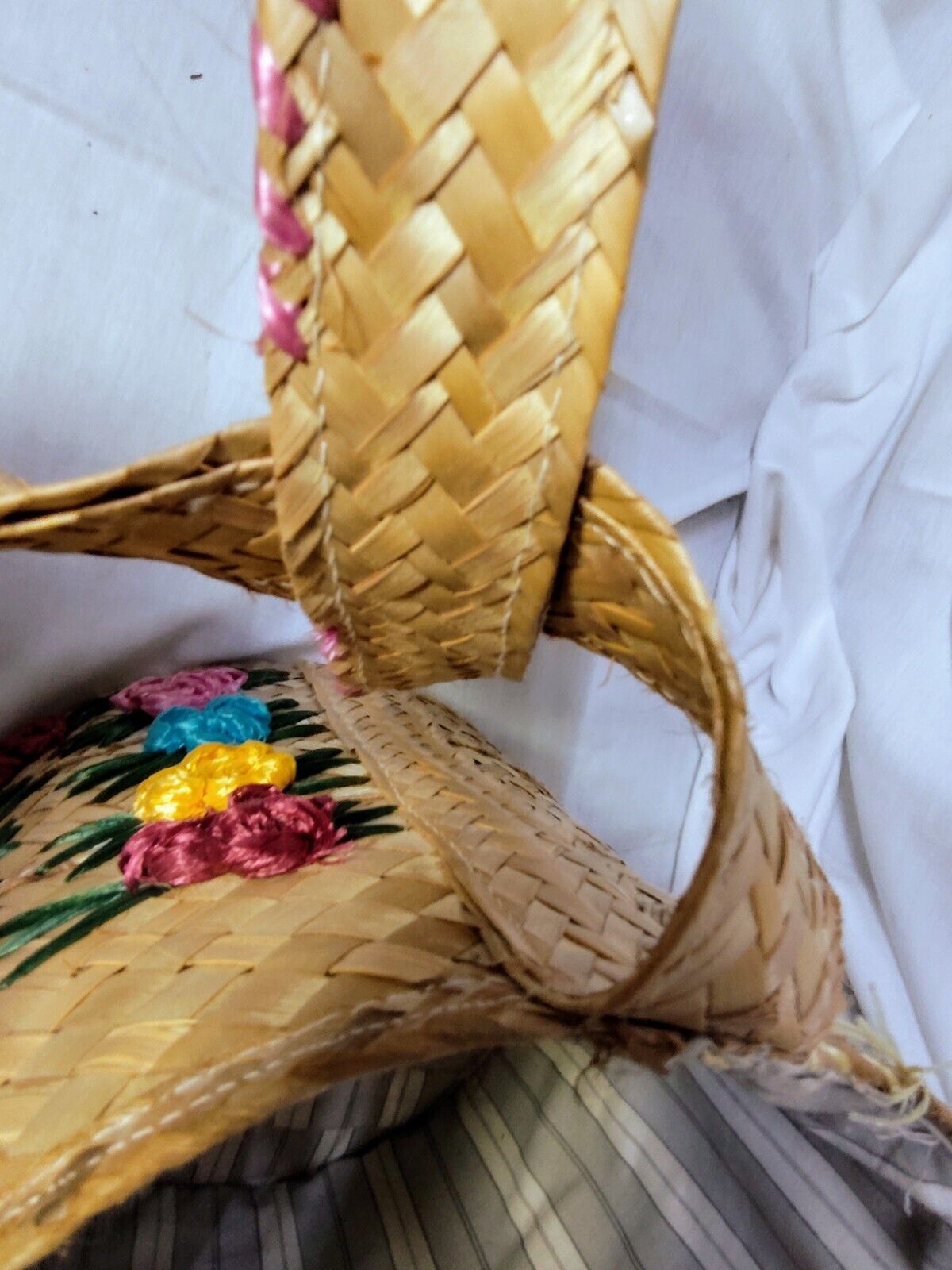 Vintage 1950s Woven Straw Raffia Floral Bucket Bag Purse Beach Picnic Tote MCM