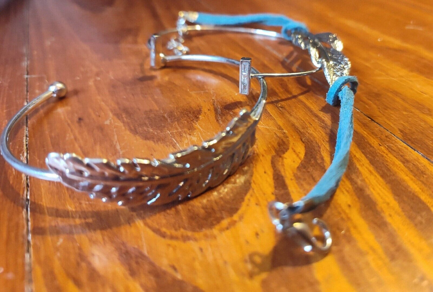 Set Of 3 Boho Feather Bracelets From Texas Boutique Hippie Birds Feathers