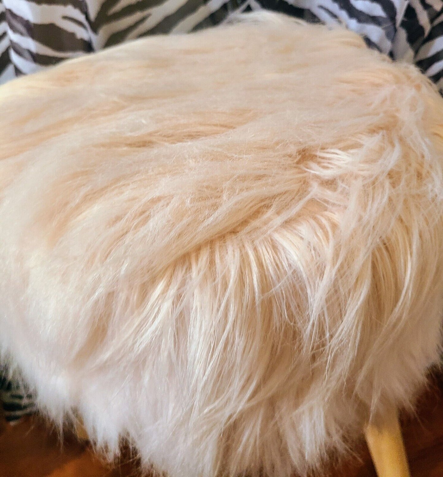 Hobby Lobby Faux Fur Stool Pale Pink Short Ottoman Glamorous Fuzzy Soft Furry Gc