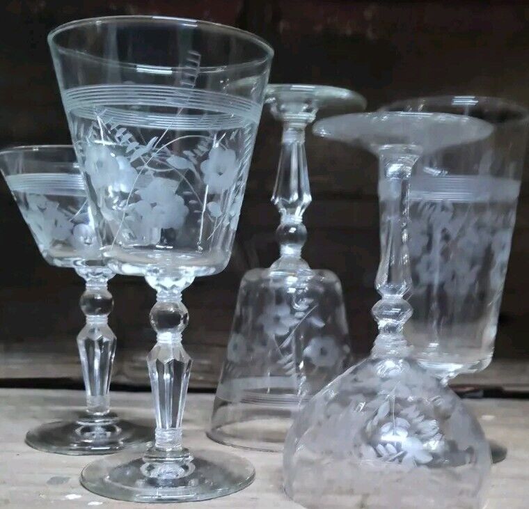 4 rare vintage Lot Of Unmarked Caprice satin ribbed etched glasses goblets +1