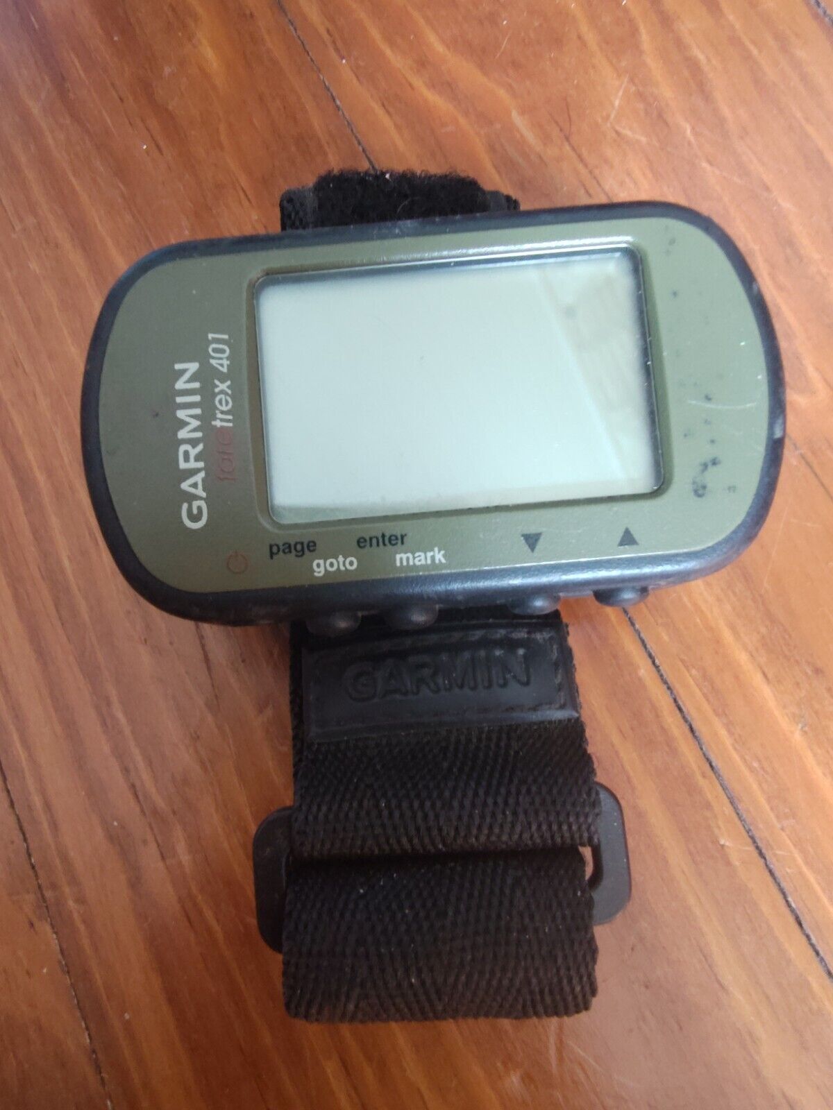 Garmin Foretrex 401 GPS Navigation Hunting Outdoors Sporting Goods Nav System