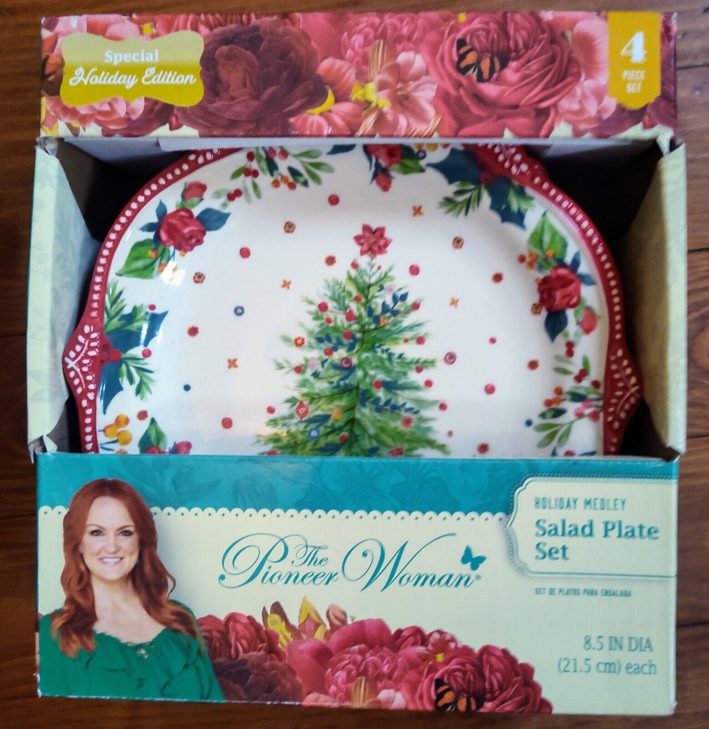 New PIONEER WOMAN Christmas Holiday Medley Plates Set 4 NIB 2021 Special Edition